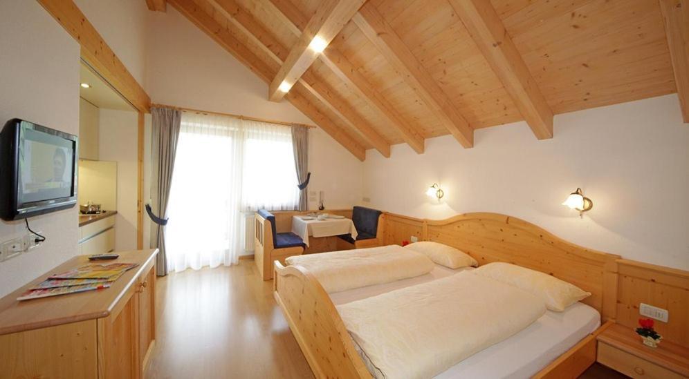 Apartments Lasteis La Villa  Extérieur photo