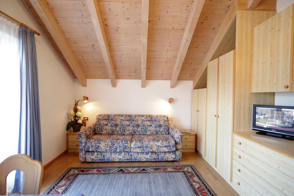Apartments Lasteis La Villa  Extérieur photo