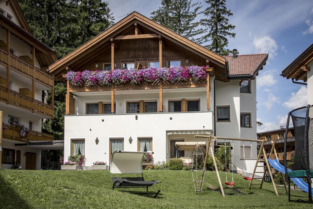 Apartments Lasteis La Villa  Chambre photo