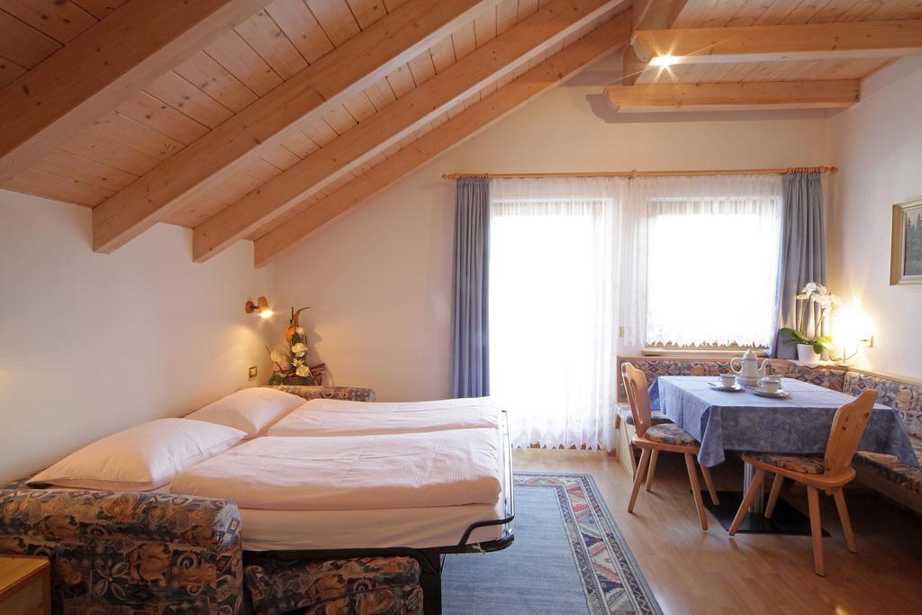 Apartments Lasteis La Villa  Extérieur photo